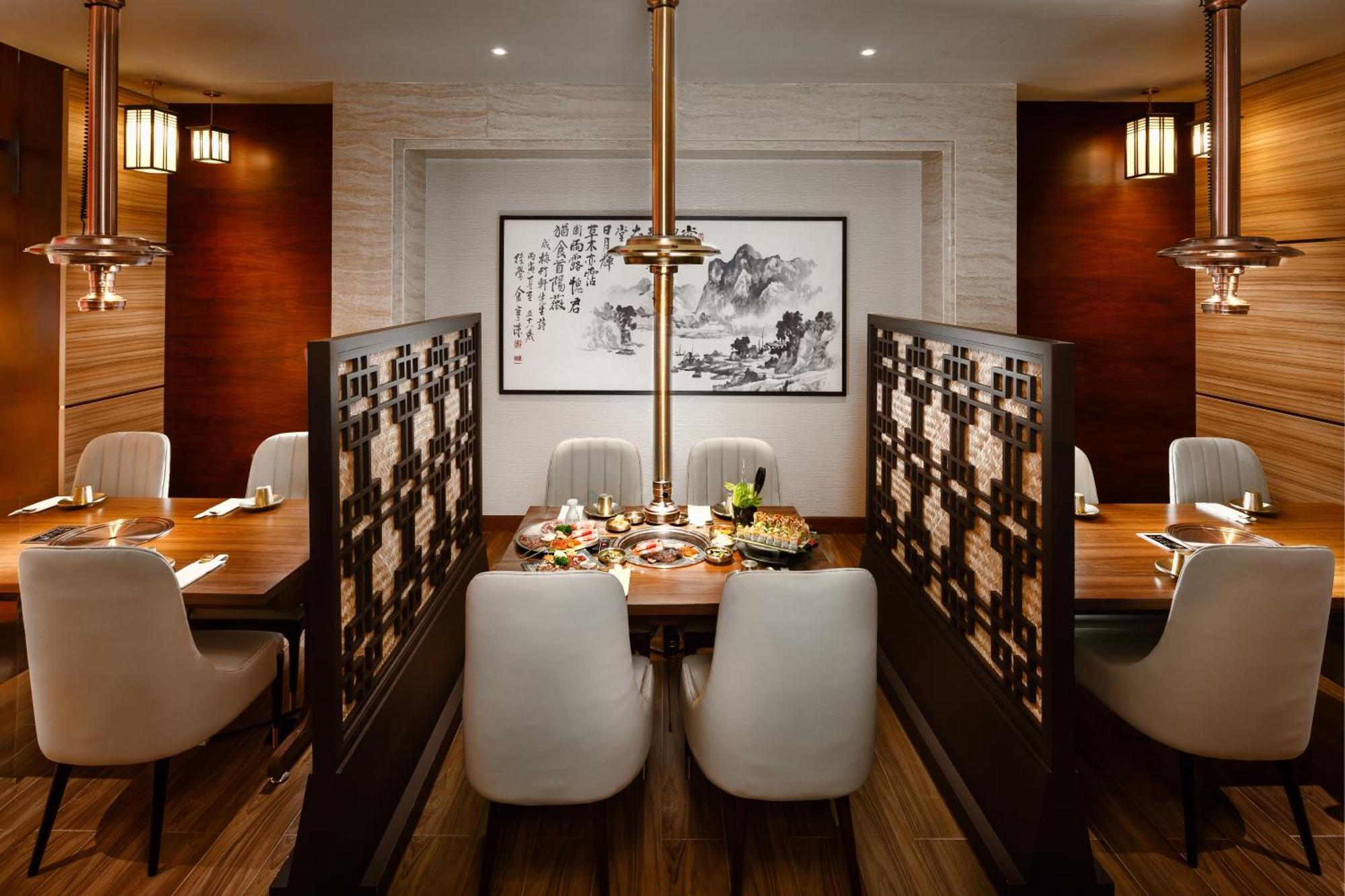 Millennium Place โดฮา ภายนอก รูปภาพ Interior of a restaurant